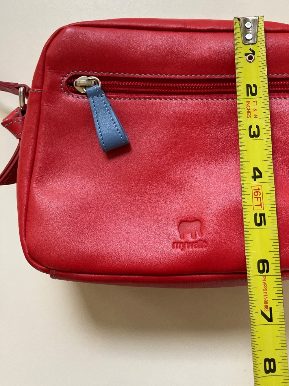 Mywalit Crossbody Bag in Red leather Small 7 in x 6 in - Picture 5 of 9